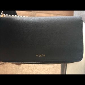 Furla continental wallet